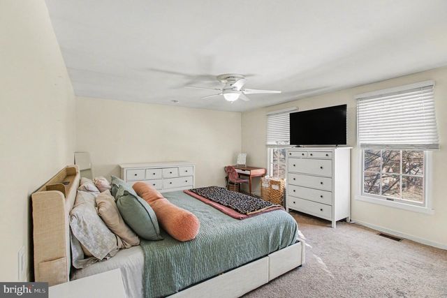 24 BERKLEY RD, Broomall, PA 19008