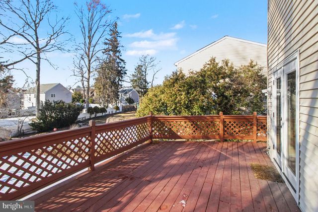 24 BERKLEY RD, Broomall, PA 19008