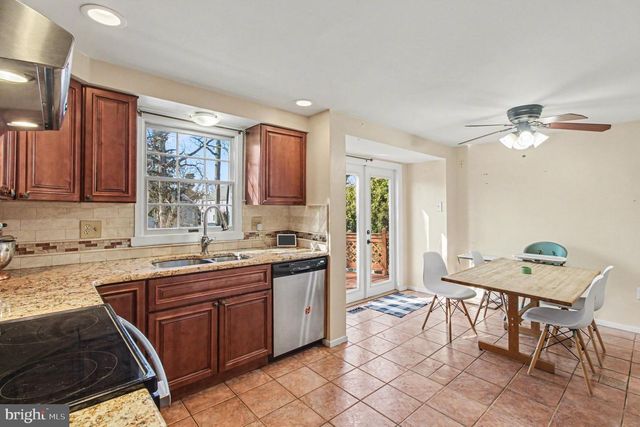 24 BERKLEY RD, Broomall, PA 19008