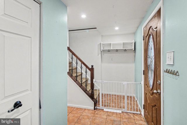 24 BERKLEY RD, Broomall, PA 19008