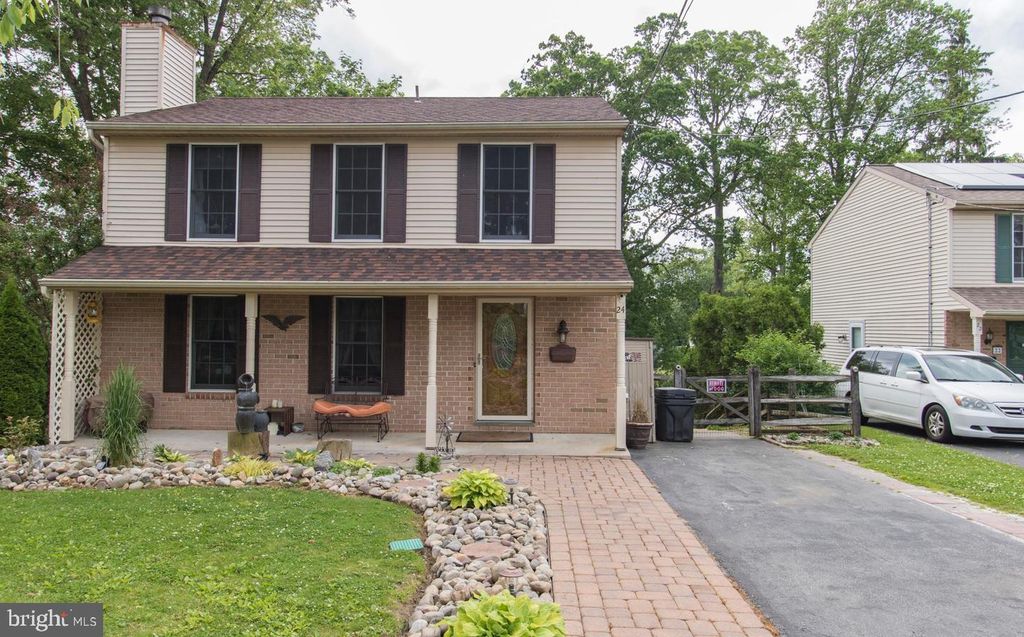 24 BERKLEY RD, Broomall, PA 19008