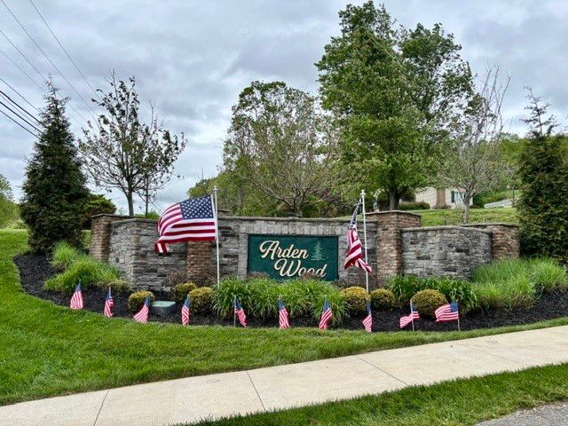 317 Arden Dr, Lancaster Twp, PA 16037