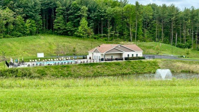 317 Arden Dr, Lancaster Twp, PA 16037