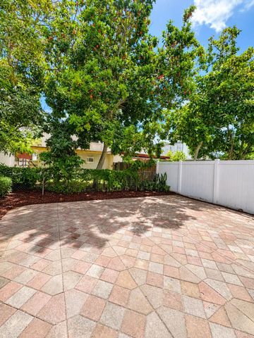 7920 SW 7TH Place, North Lauderdale, FL 33068