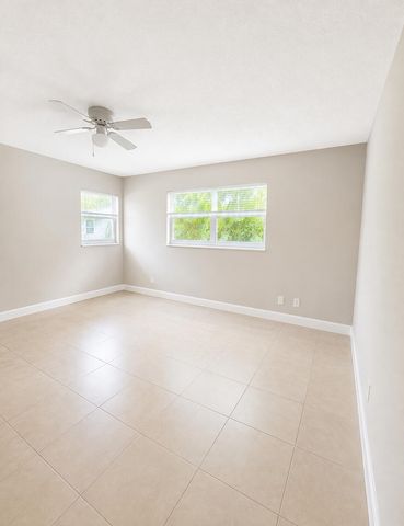 7920 SW 7TH Place, North Lauderdale, FL 33068
