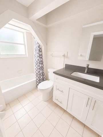 7920 SW 7TH Place, North Lauderdale, FL 33068