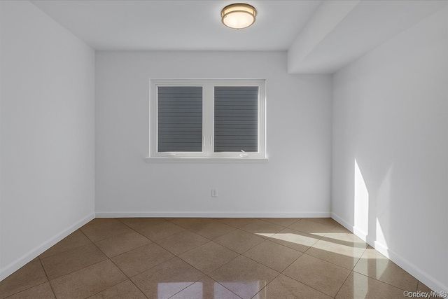 2 Pickwood Lane, Great Neck, NY 11024