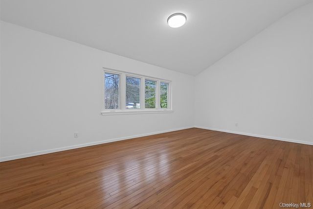 2 Pickwood Lane, Great Neck, NY 11024