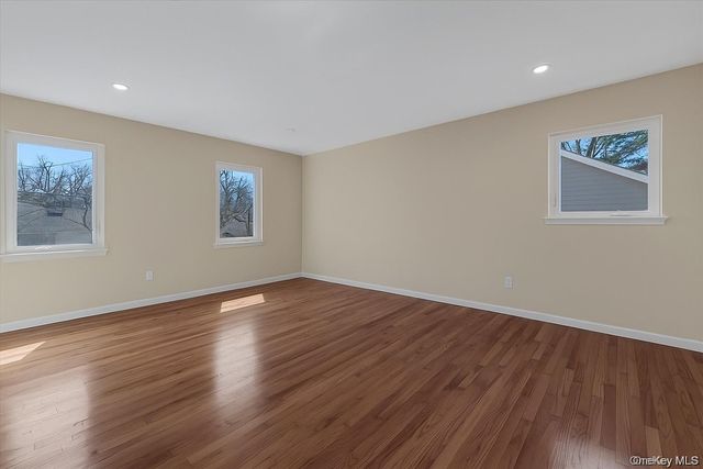 2 Pickwood Lane, Great Neck, NY 11024