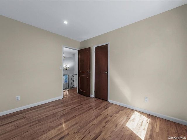 2 Pickwood Lane, Great Neck, NY 11024