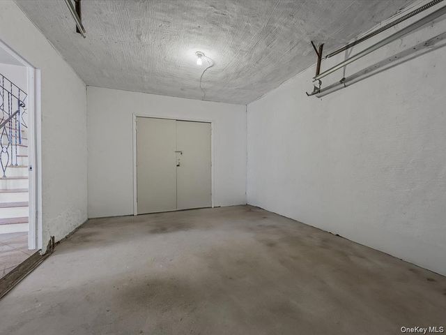 2 Pickwood Lane, Great Neck, NY 11024