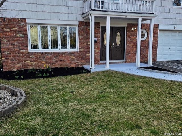 2 Pickwood Lane, Great Neck, NY 11024