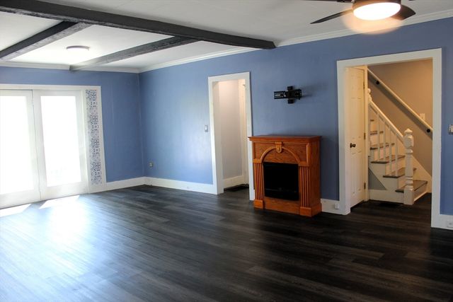 2 Paula Circle, Hudson, NH 03051
