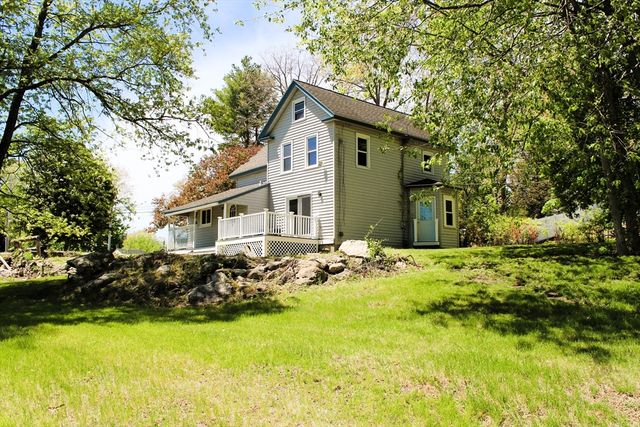 2 Paula Circle, Hudson, NH 03051