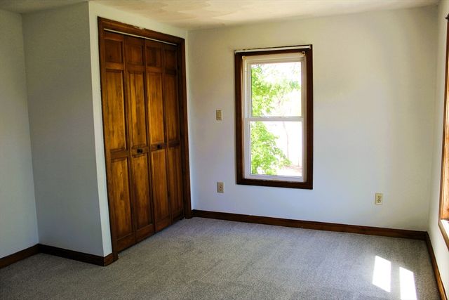 2 Paula Circle, Hudson, NH 03051