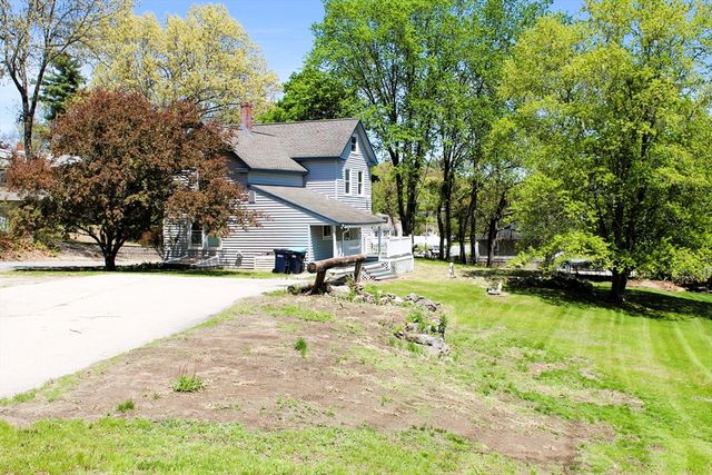 2 Paula Circle, Hudson, NH 03051