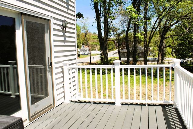 2 Paula Circle, Hudson, NH 03051