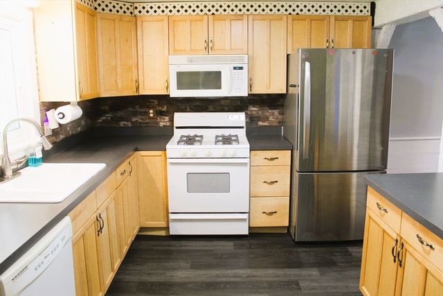 2 Paula Circle, Hudson, NH 03051