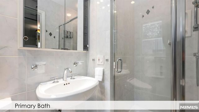 6-20 John Street, Fair Lawn, NJ 07410