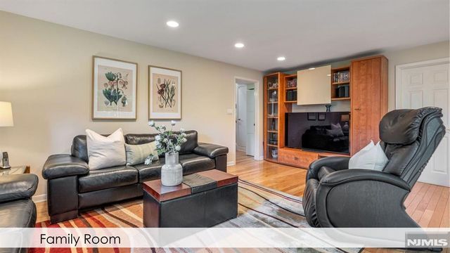 6-20 John Street, Fair Lawn, NJ 07410