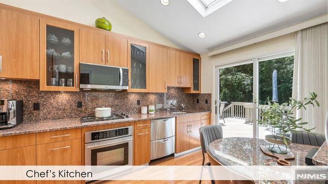 6-20 John Street, Fair Lawn, NJ 07410