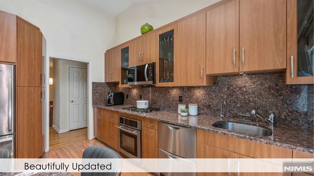 6-20 John Street, Fair Lawn, NJ 07410