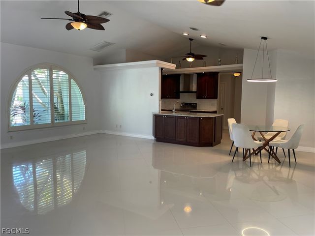 2806 SE 22nd PL, Cape Coral, FL 33904