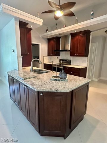 2806 SE 22nd PL, Cape Coral, FL 33904