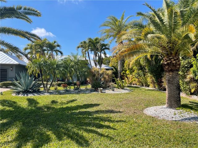 2806 SE 22nd PL, Cape Coral, FL 33904
