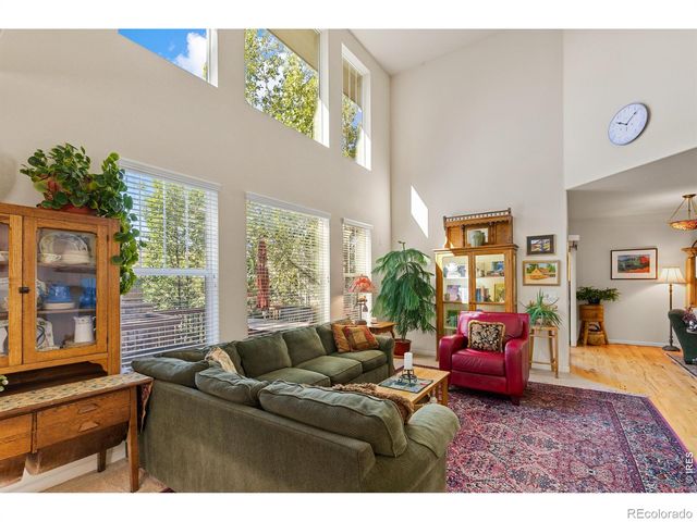 122 Peregrine Lane, Lyons, CO 80540