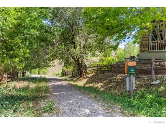122 Peregrine Lane, Lyons, CO 80540