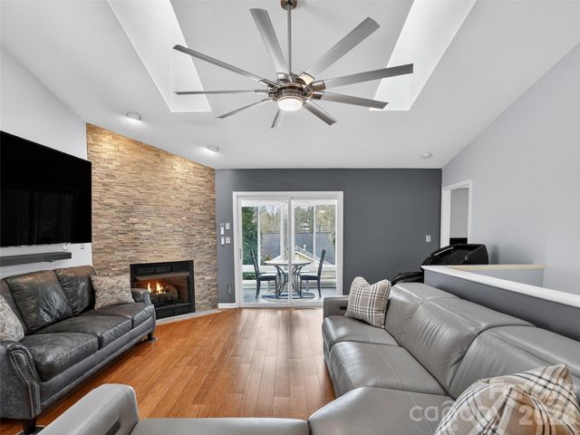 17 Driver Court, Hendersonville, NC 28739