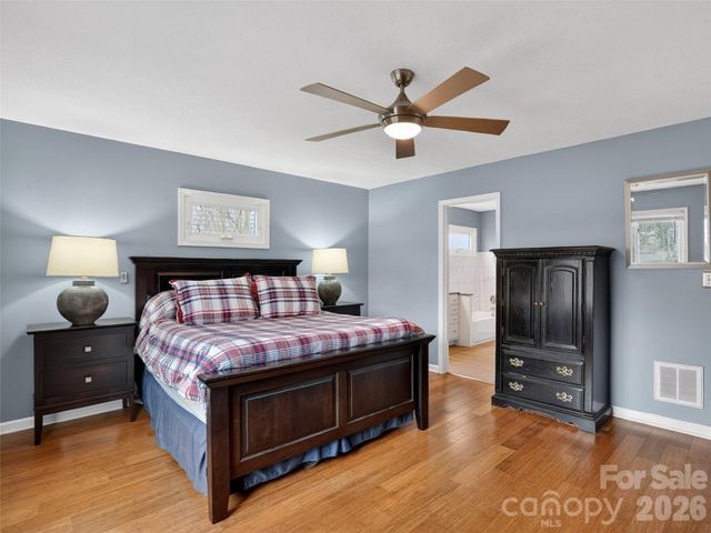 17 Driver Court, Hendersonville, NC 28739