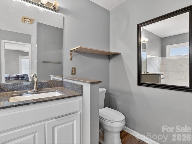 17 Driver Court, Hendersonville, NC 28739