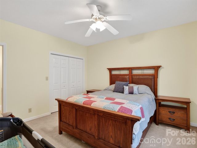 17 Driver Court, Hendersonville, NC 28739