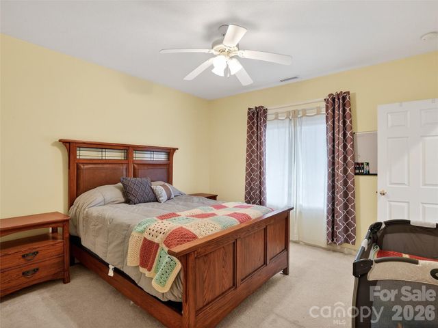 17 Driver Court, Hendersonville, NC 28739