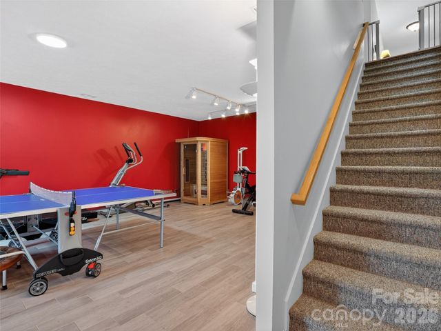 17 Driver Court, Hendersonville, NC 28739