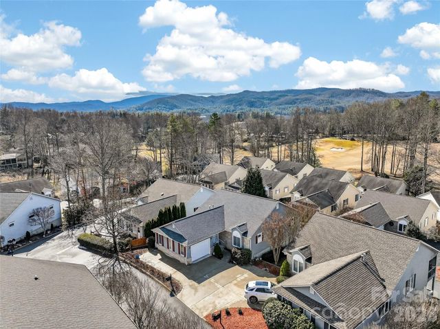 17 Driver Court, Hendersonville, NC 28739