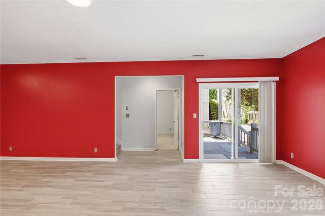 17 Driver Court, Hendersonville, NC 28739