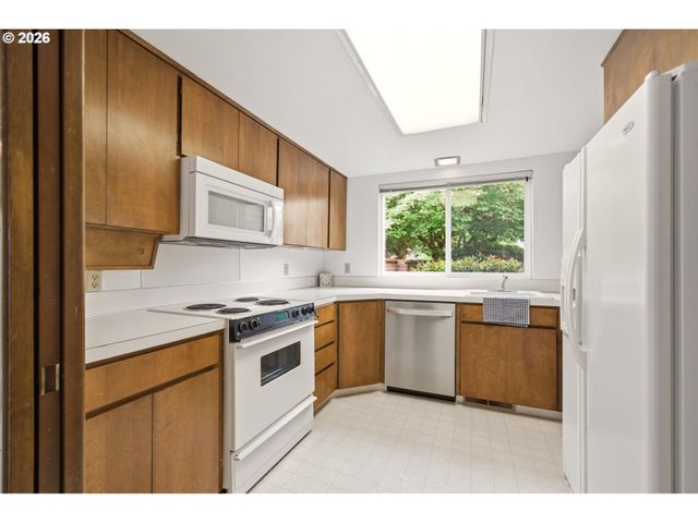 16545 Sw MONTEREY Ln, Portland, OR 97224