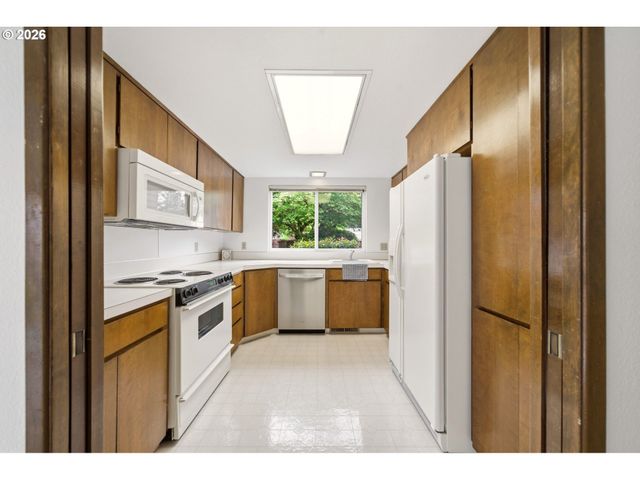 16545 Sw MONTEREY Ln, Portland, OR 97224