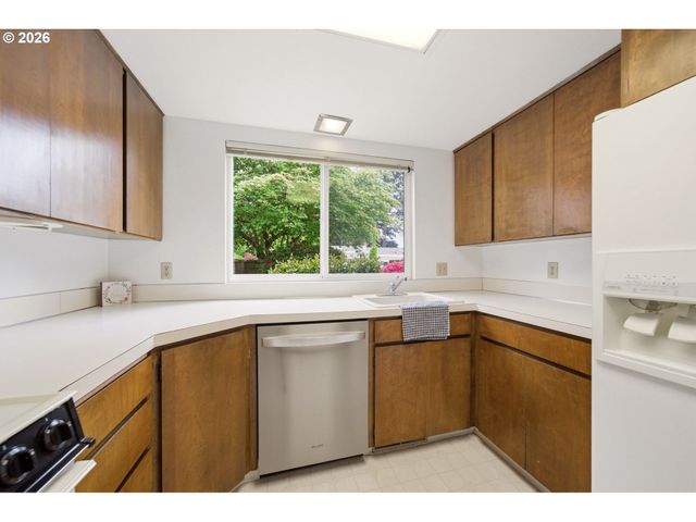 16545 Sw MONTEREY Ln, Portland, OR 97224
