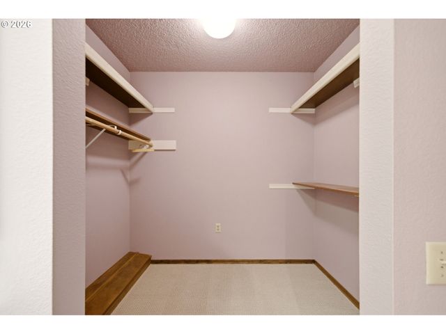 16545 Sw MONTEREY Ln, Portland, OR 97224
