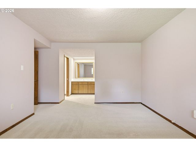 16545 Sw MONTEREY Ln, Portland, OR 97224