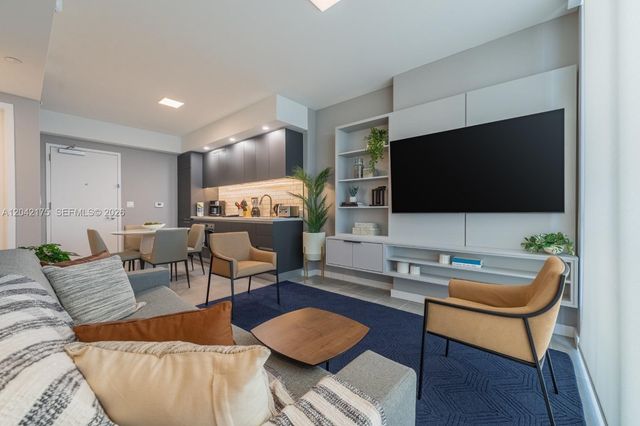 227 NE 2nd St 3104, Miami, FL 33132