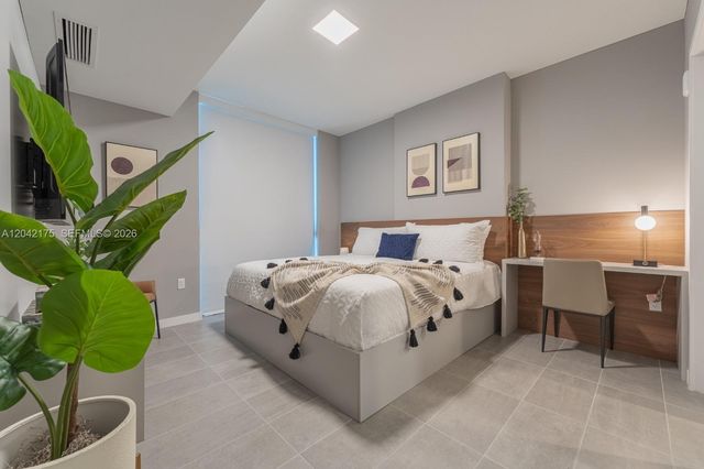 227 NE 2nd St 3104, Miami, FL 33132