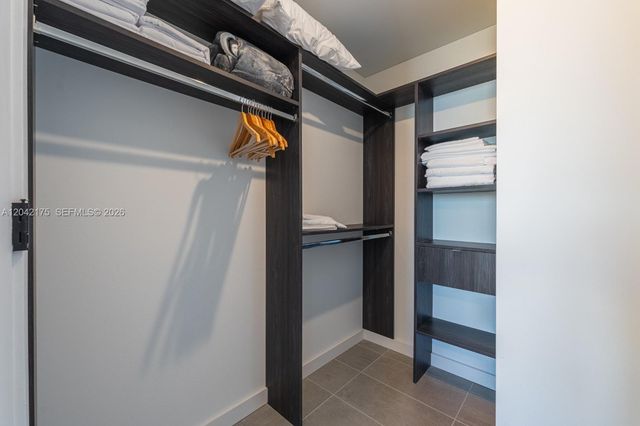 227 NE 2nd St 3104, Miami, FL 33132