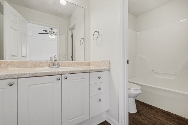 1513 Waxman Dr, La Vergne, TN 37086