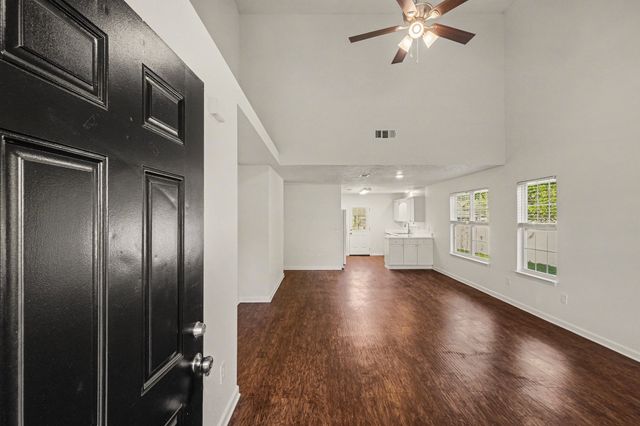 1513 Waxman Dr, La Vergne, TN 37086