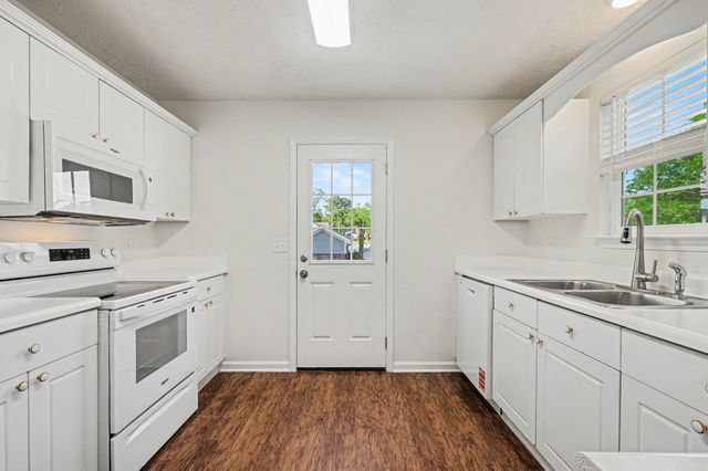 1513 Waxman Dr, La Vergne, TN 37086